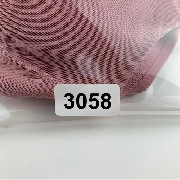 Victoria’s Secret Sports Bra 32D - Picture 9 of 9